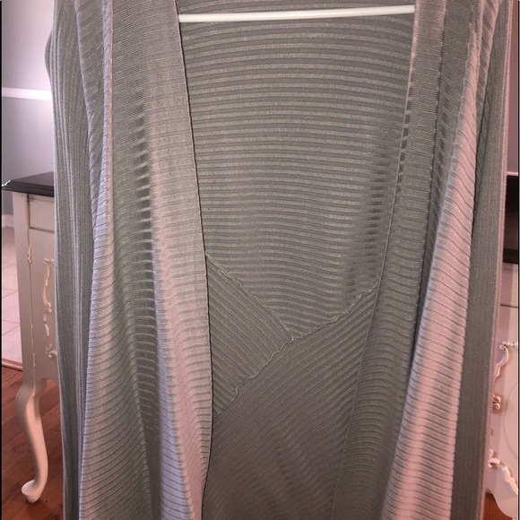 Sweater - Picture 1 of 4